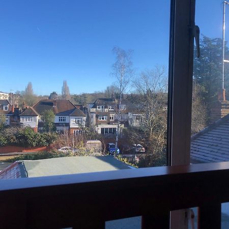 Апартаменты Peaceful Studio-Flat With Driveway In Golders Green Лондон Экстерьер фото